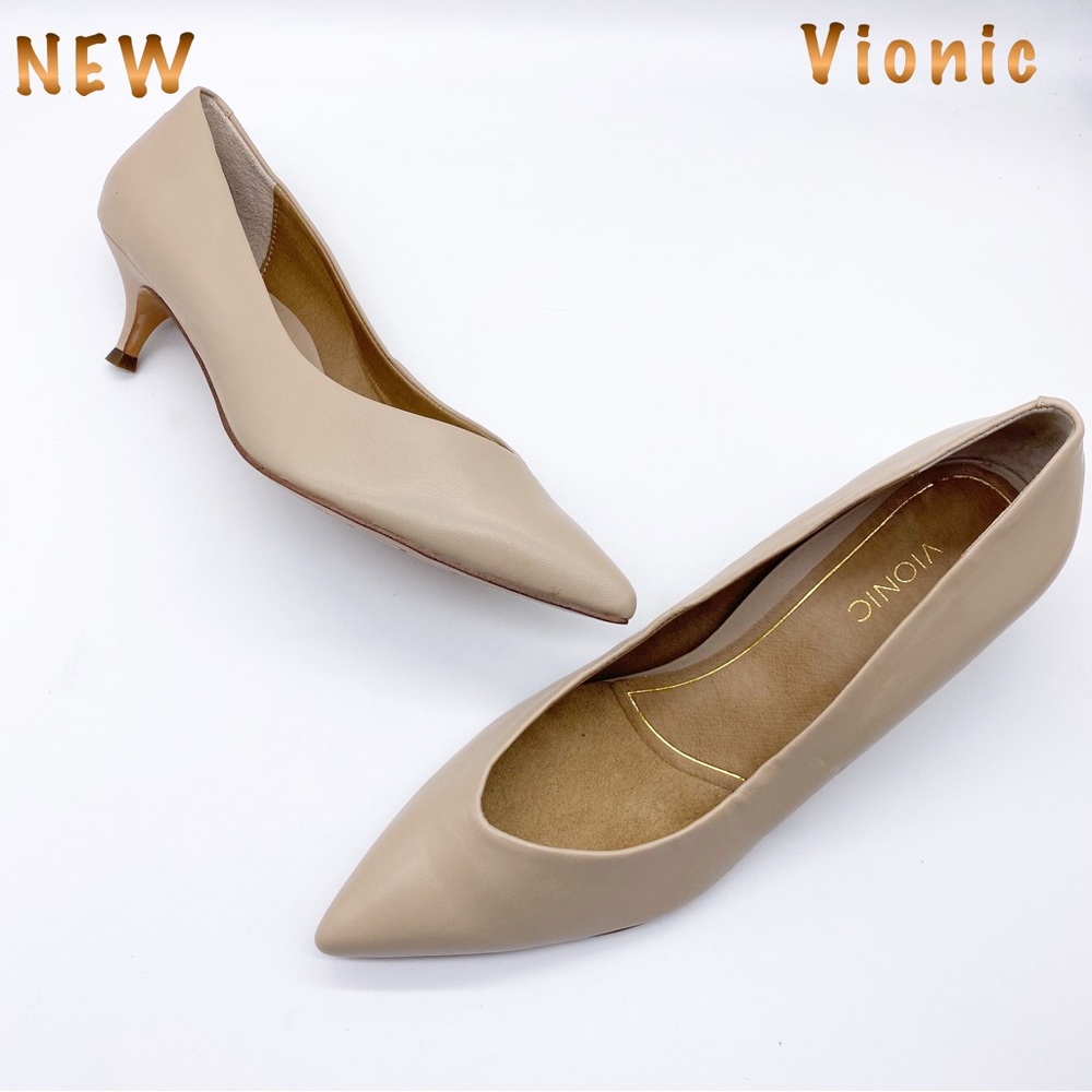 Vionic Tan Leather kitten heel 9